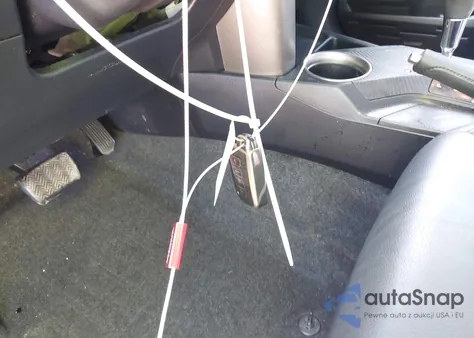 2015 Toyota Rav4 Limited z USA, uszkodzony, nr VIN JTMDFREV9FD175065